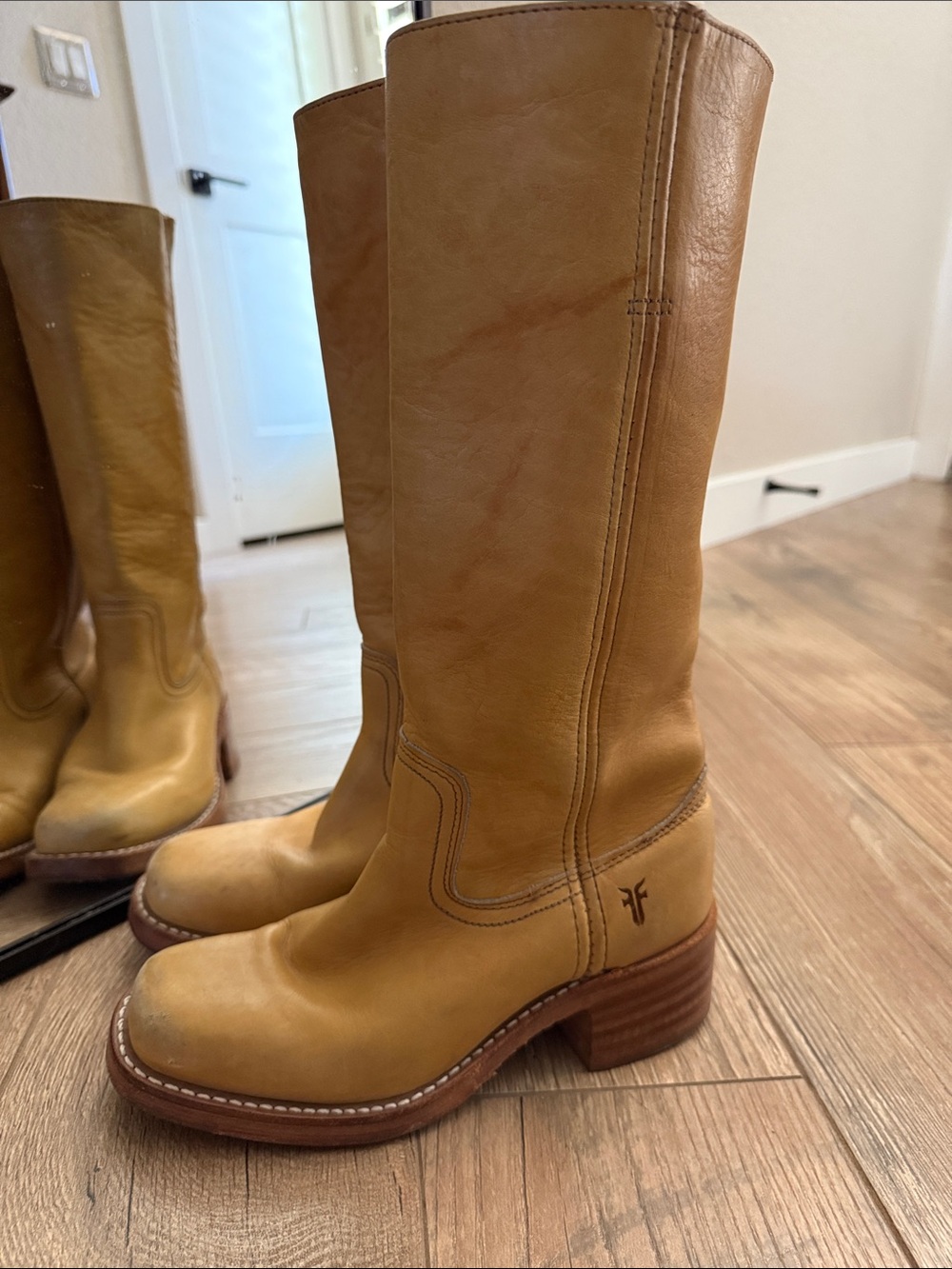 Frye Campus Banana Leather Western Boots 6